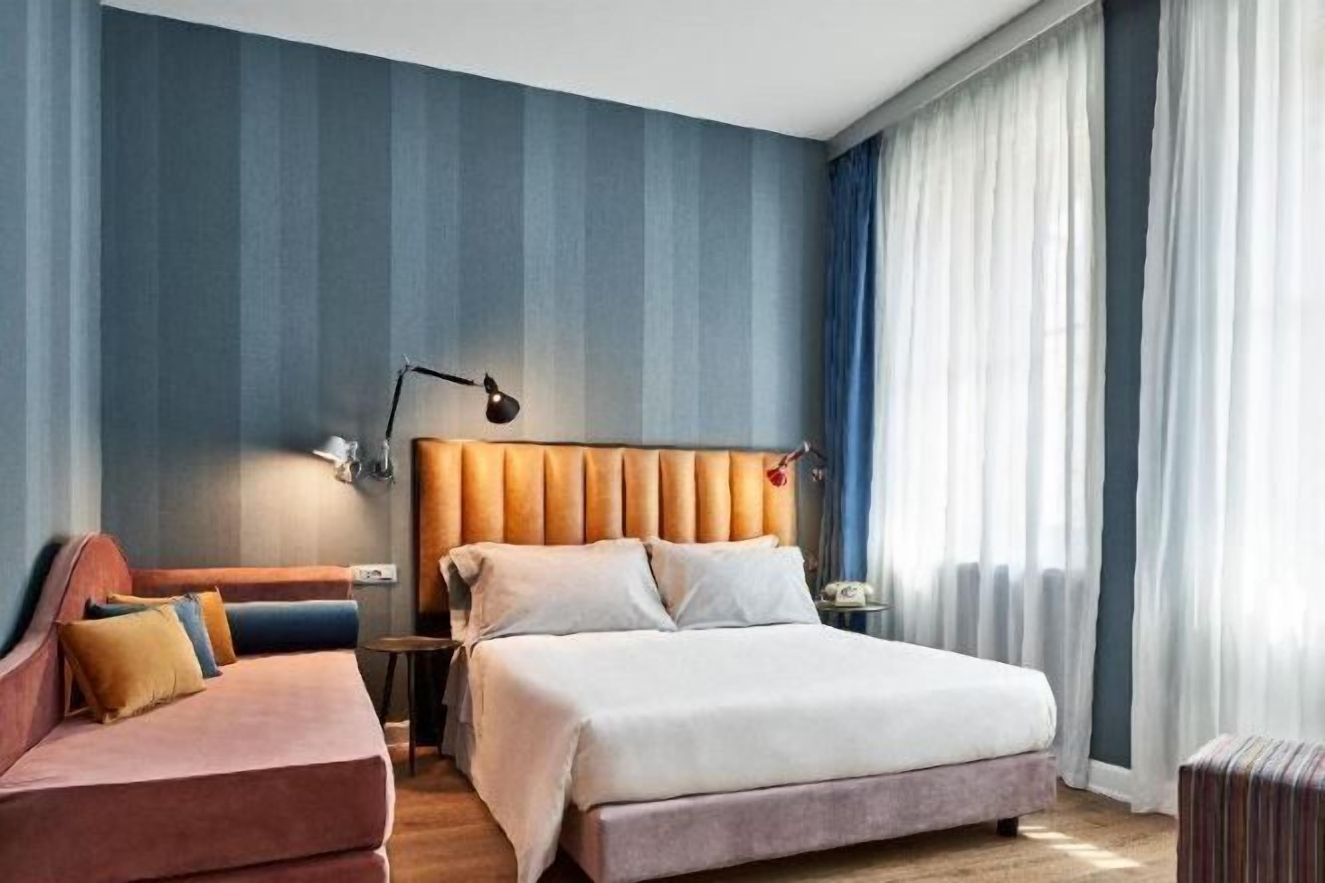 Sengetøy av topp kvalitet, memory foam-senger, minibar og safe på rommet