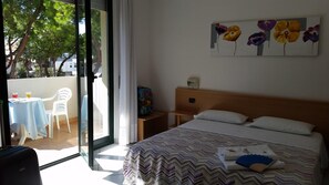 Tripla Classic, balcone | Una cassaforte in camera, con stile personalizzato