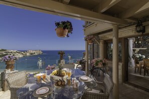 Villa, 3 chambres, piscine privée, vue mer | Restauration dans la chambre