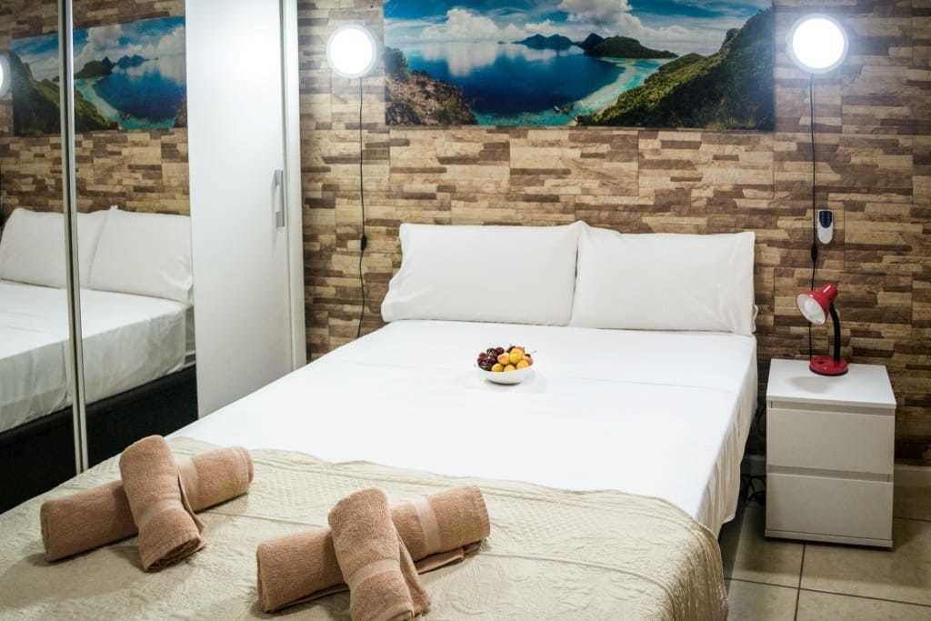 Double Room, Shared Bathroom | Free WiFi