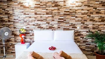 Double Room, Shared Bathroom (Balcony) | Free WiFi