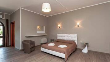 Biancheria da letto di alta qualità, minibar, una scrivania