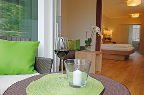 Premium bedding, in-room safe, individually decorated - Der Loewen (Hagnau)