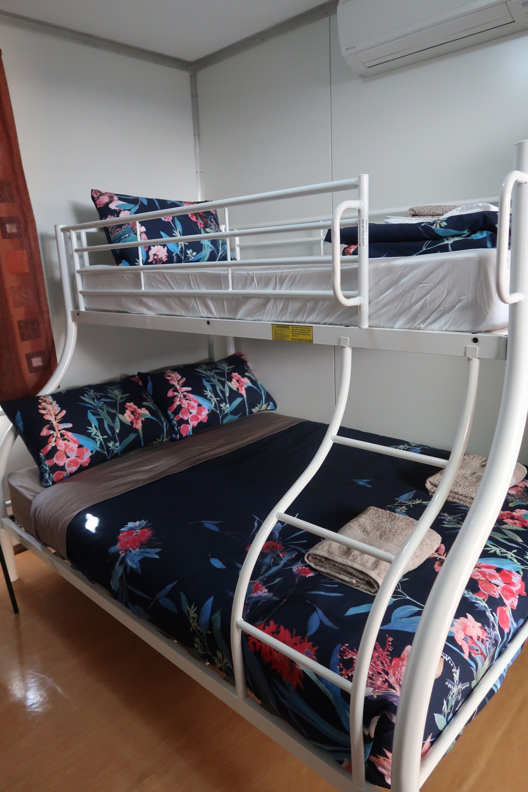 Triple Room | Blackout curtains, free WiFi, bed sheets