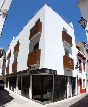 Front of property - Mamma Mia Hotel Boutique (Tossa de Mar)