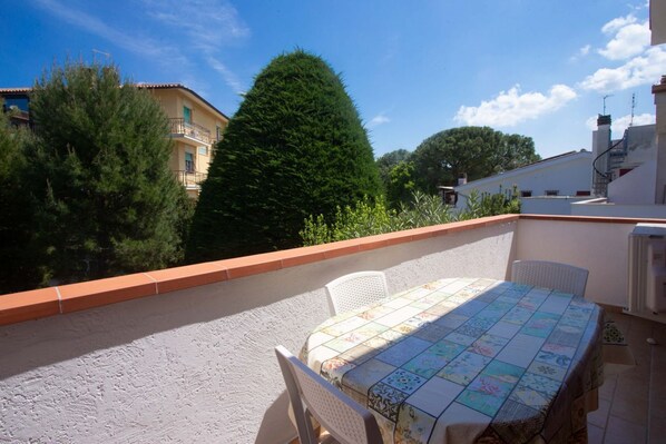 Outdoor dining - M200 - Marcelli, new two-room apartment 200mt from the sea (Marcelli)