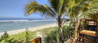O Lagoon! Feet in the water at the Ermitage lagoon