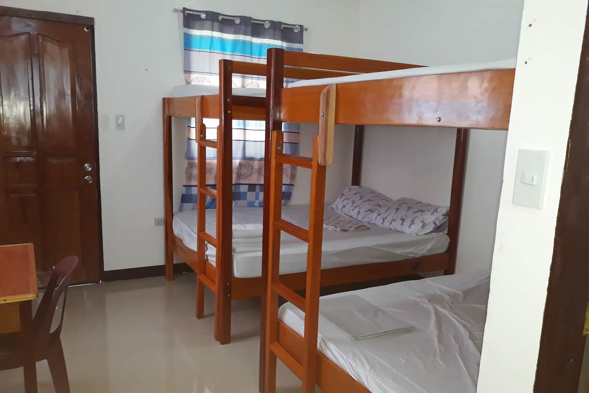 Gardenview Room 4 | Desk, rollaway beds, free WiFi, bed sheets