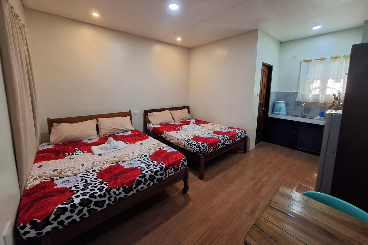 Gardenview Room 1 | Desk, rollaway beds, free WiFi, bed sheets