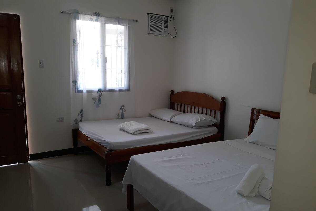 Estudio (Gardenview Room 2) | Escritorio, camas supletorias, wifi gratis y ropa de cama
