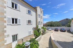 Exterior - Downtown Private Rooms (Supetar)