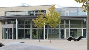 Vista frontal de la propiedad