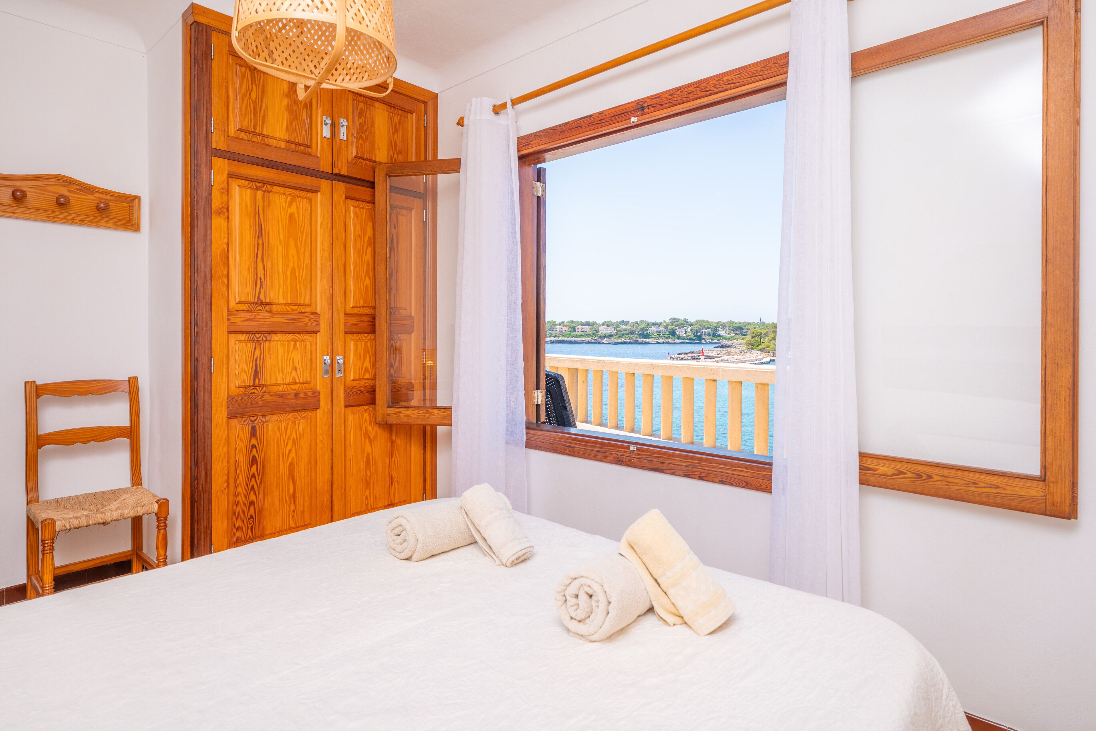 7 dormitorios, tabla de planchar con plancha, wifi gratis y ropa de cama