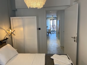 2 Schlafzimmer, laptopgeeigneter Arbeitsplatz, Verdunkelungsvorhänge