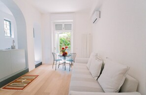 Leilighet – standard, 1 soverom | Oppholdsrom | Flatskjerm-TV