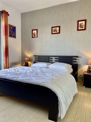 2 室のベッドルーム、WiFi