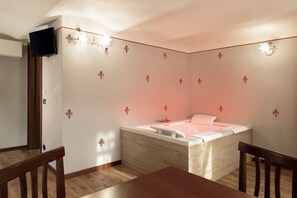 Habitación doble, bañera de hidromasaje (Attico) | Bañera de hidromasaje