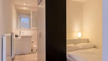 Lit parapluie, Wi-Fi gratuit, draps fournis