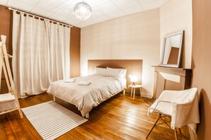 4 camere, ferro/asse da stiro, Wi-Fi