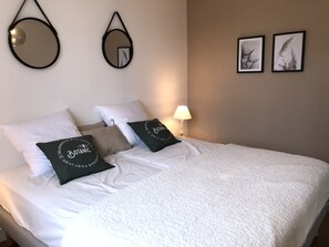 5 chambres, fer et planche à repasser, Wi-Fi gratuit, draps fournis
