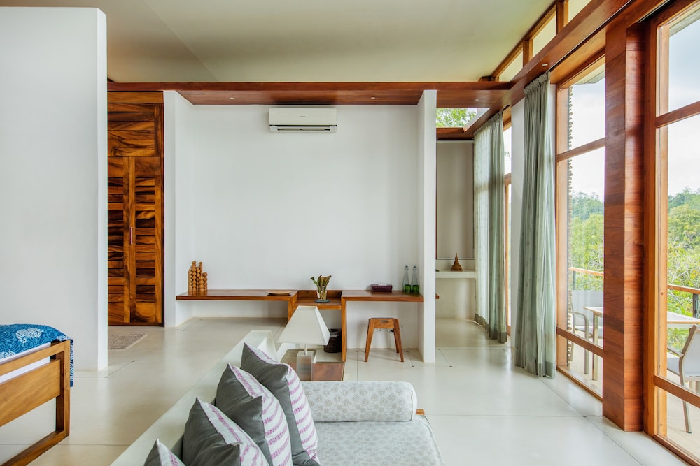 Tri - Ahangama by null