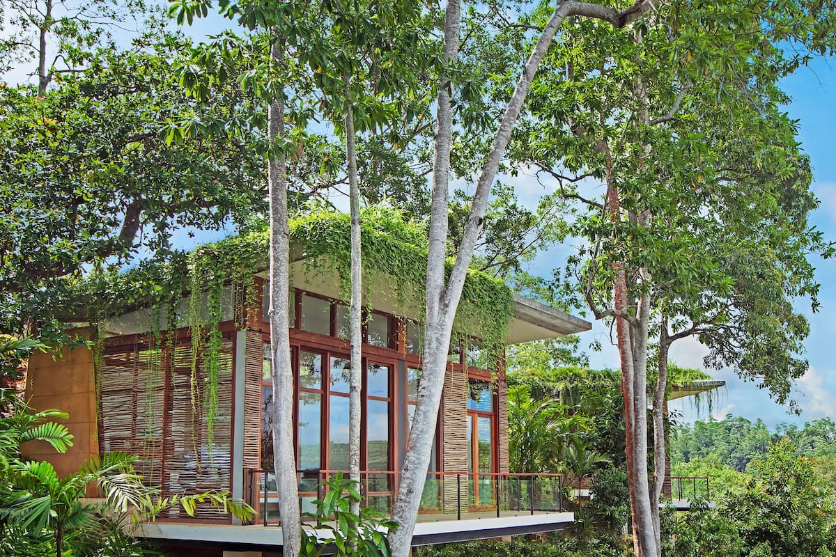 Lake Villa | In-room safe, desk, soundproofing, free WiFi