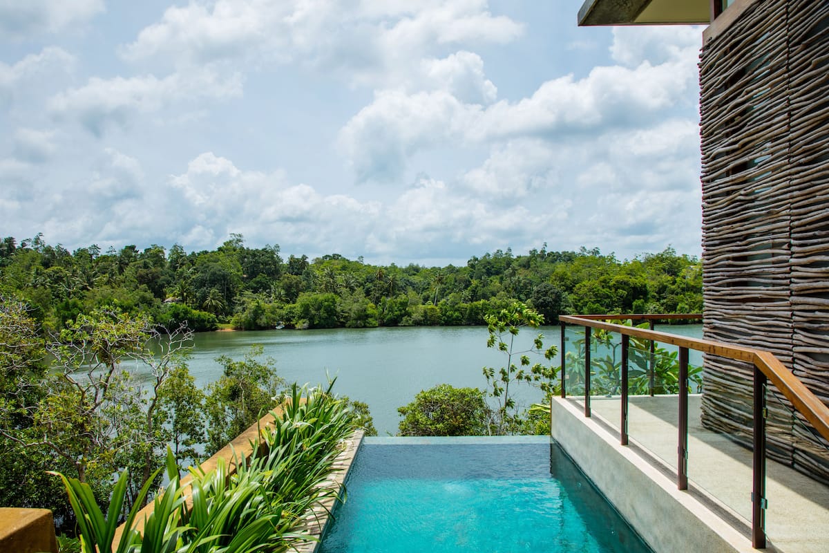 Lake Villa with Pool | Private pool