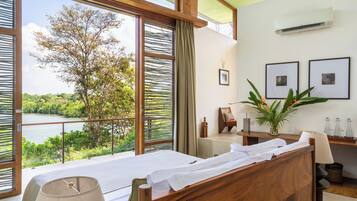 Tri Villa | Zimmersafe, Schreibtisch, kostenloses WLAN, Bettwäsche