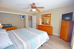 2 bedrooms, iron/ironing board, WiFi