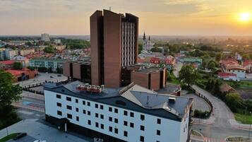 Estacionamiento (PLN 40 por noche)