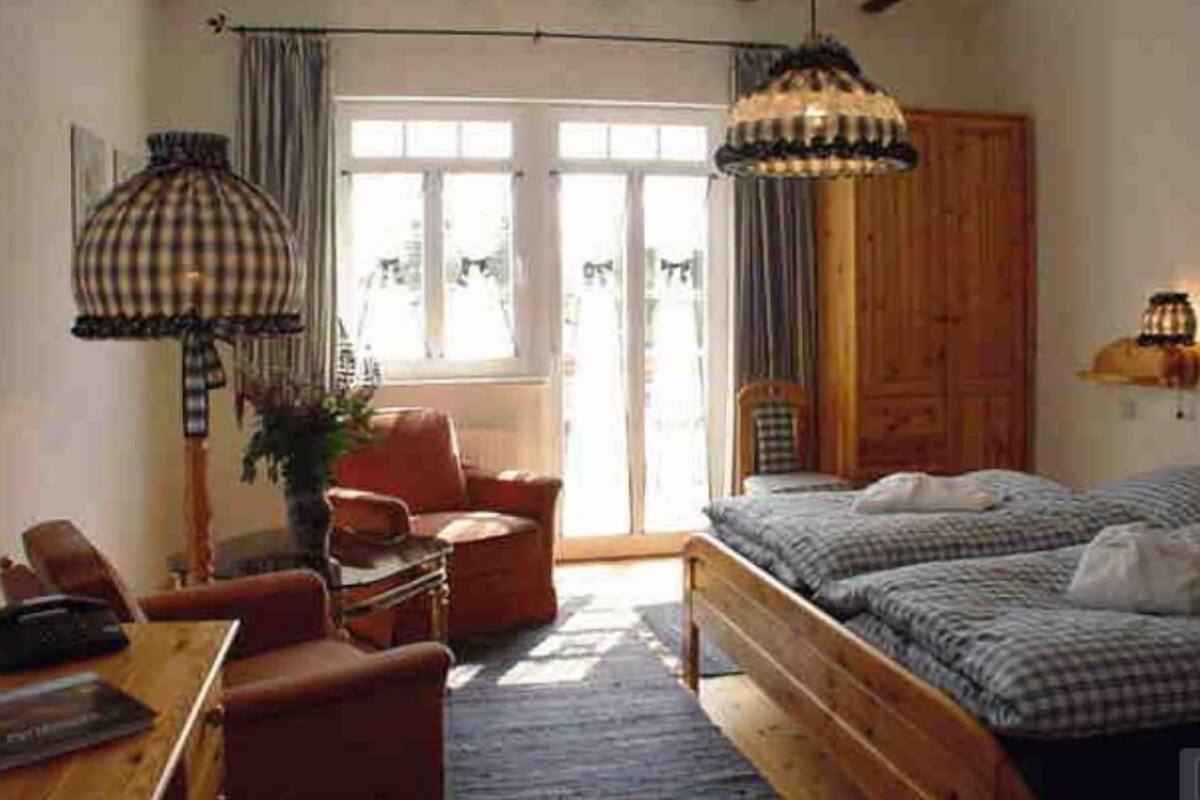 Hypo-allergenic bedding, individually decorated, blackout curtains