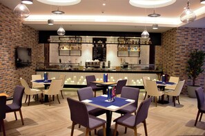 Lobby lounge - Park Inn by Radisson Makkah Aziziyah (Makkah)