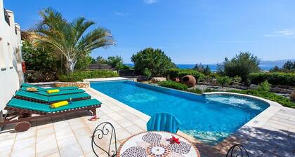Attractive Villa, Private Pool, Spectacular Sea Views across the Bay of Chrysochou