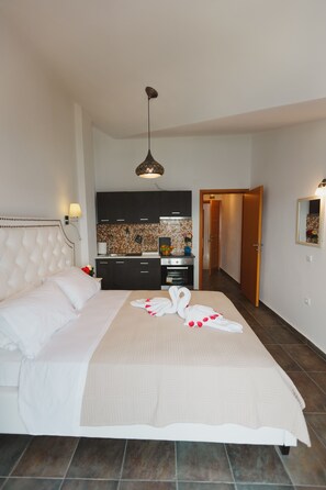 1 bedroom, iron/ironing board, internet, bed sheets