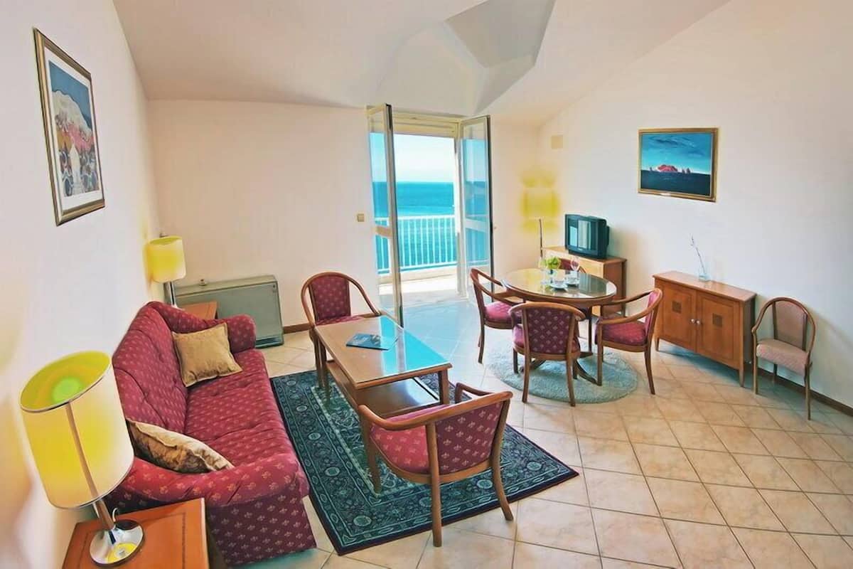 Apartment (Apartments Sipa - Premium Two Bedroom) | Living room