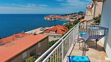 Apartment (Apartments Sipa - Superior Two Bedroo) | Balcony