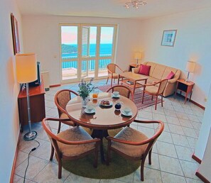 Appartement (Apartments Sipa - Comfort Two Bedroom) | Dineerruimte