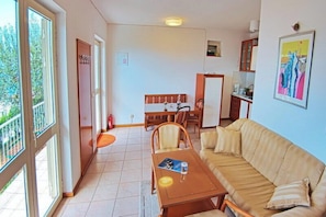Apartment (Garden One Bedroom Apartment with Bal) | Living room - Sipa Apartments (Dubrovnik)