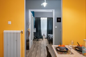 Íbúð - 2 svefnherbergi | Einkaeldhús | Ísskápur í fullri stærð, örbylgjuofn, bakarofn, eldavélarhellur