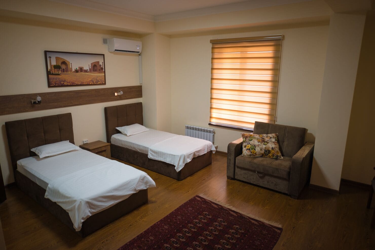 standard twin room, city view | desk, soundproofing, free wifi, bed sheets