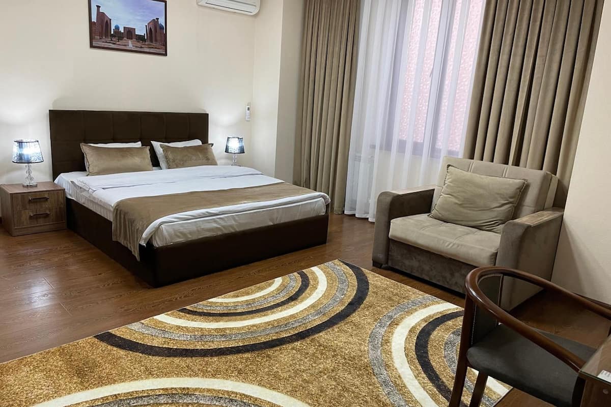 desk, soundproofing, free wifi, bed sheets