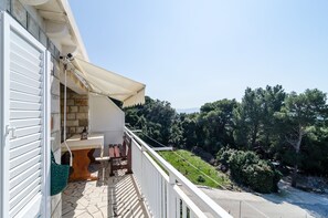 Appartamento, 2 camere da letto, balcone, vista mare | Vista dalla camera