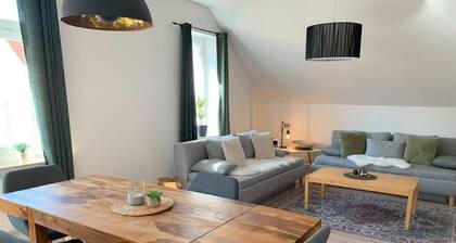 Zentral: Liebevoll sanierte Altbauwohnung 85m2 im Katharina Boardinghouse