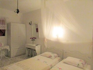 1 chambre, fer et planche à repasser, Wi-Fi, draps fournis