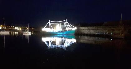 Wohnung am Hafen und der geschlossenen Stadt gesehen