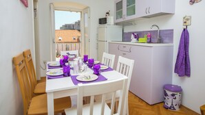 Enkeltrom (Guest House Gugily- Single Room with ) | Delt kjøkken