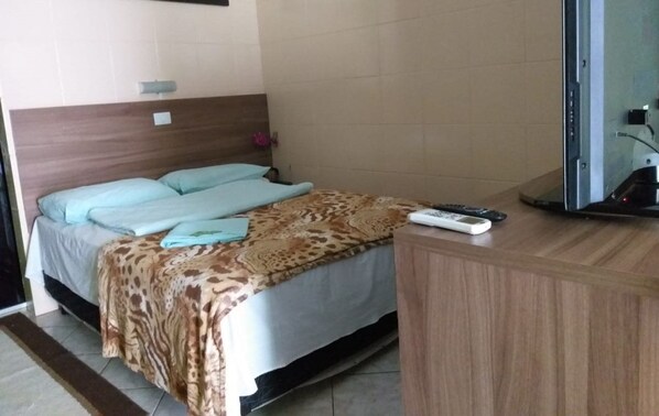 Minibar, free WiFi