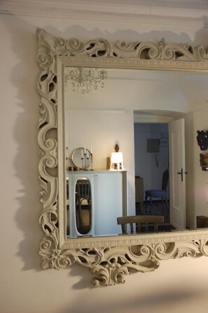 Interior detail - Virginias B&B (Savona)