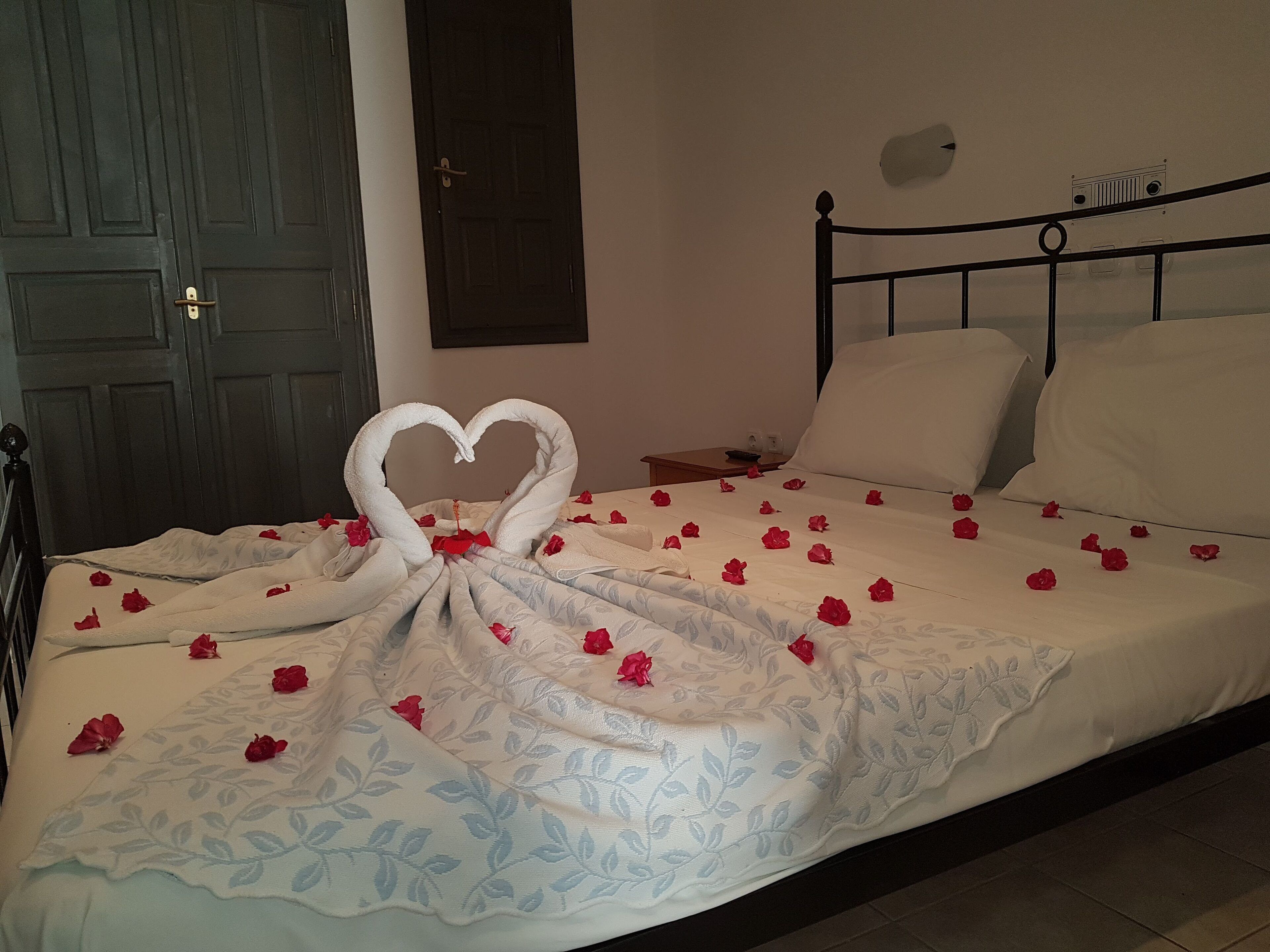 studio, sea view | in-room safe, iron/ironing board, free wifi, bed sheets