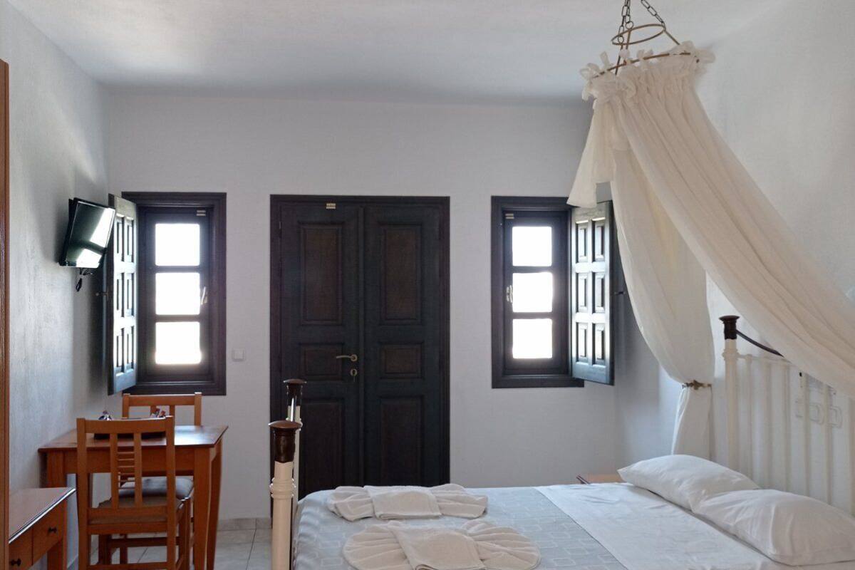 cozy studio partial sea view | in-room safe, iron/ironing board, free wifi, bed sheets